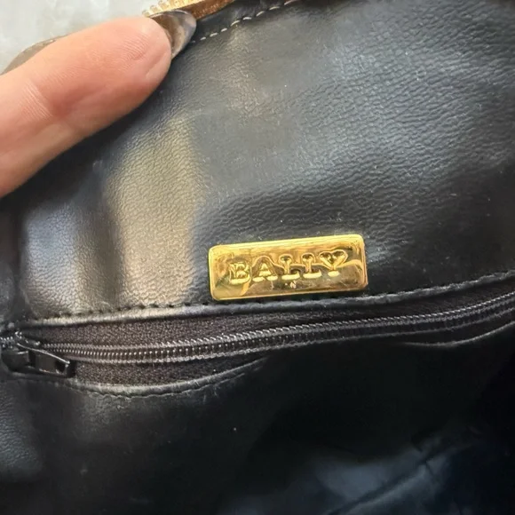 Vintage Bally Quilted Gold Metallic Leather shoulder or backpack Bag - Picture 7 of 9